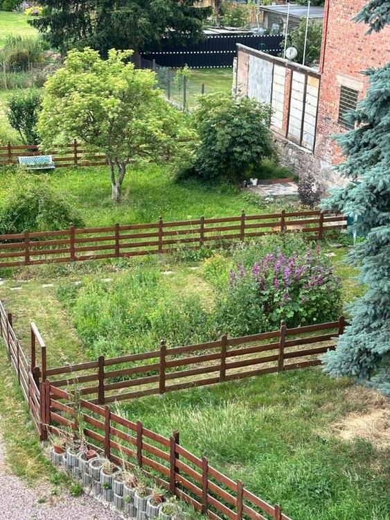 zentrumsnahe 3,5 Zimmer Wohnung mit Einbauküche, Blick über Friedrichroda, Stellplatz, Gartenanteil und Keller