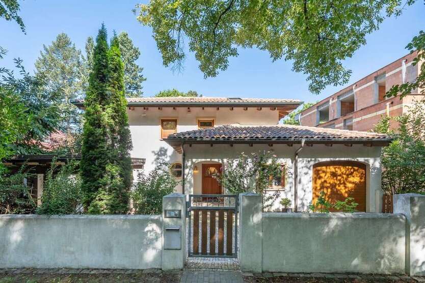 Haus zum Kaufen in Teltow 1.395.000 € 220 m²