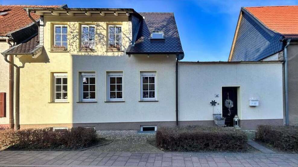 Haus zum Kaufen in Kroppenstedt 240.000 € 100 m²