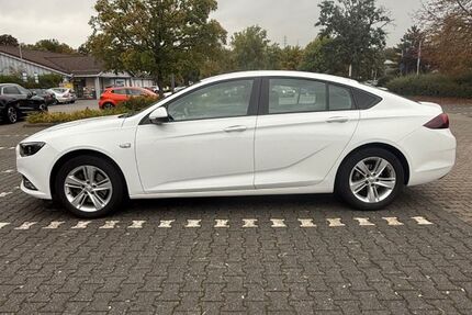 Opel Insignia 174.000 km 11.900 € Offenbach am Main 63069