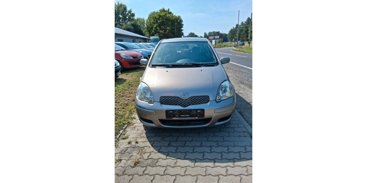 Toyota Yaris 71.712 km 5.000 &euro; Lübbenau OT Bischdorf 03222