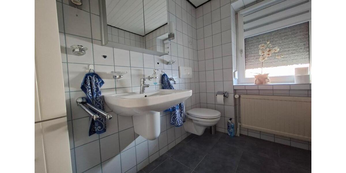 Einfamilienhaus Bremerhaven Schiffdorferdamm - 4 Zimmer, 120 m&sup2;, 190.000&euro; | Angebot:27111446