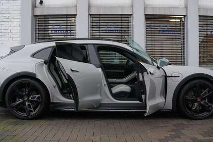 Porsche Taycan 45.000 km 73.500 &euro; Hürth (bei Köln) 50354