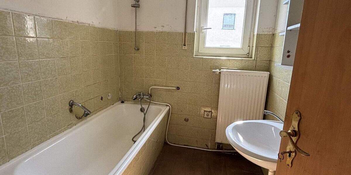 Einfamilienhaus Wackersdorf - 6 Zimmer, 130 m&sup2;, 245.000&euro; | Angebot:25674585