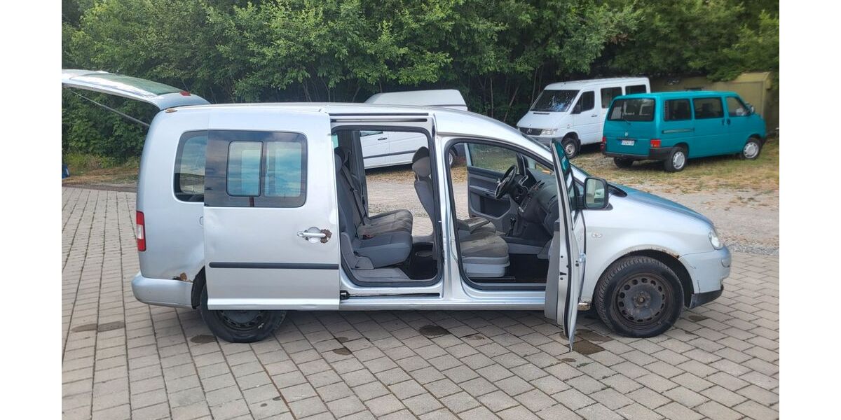 VW Caddy 302.000 km 1.950 &euro; ROTTWEIL 78628