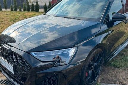 Audi RS3 13.500 km 61.985 &euro; Weiden 92637