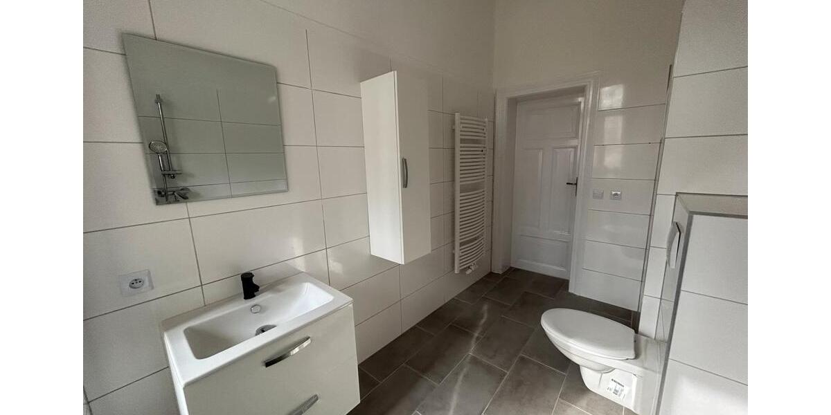 schöne 92m2 EG-Wohnung inkl. 350m2 Grundstück zu verkaufen 4 zimmer