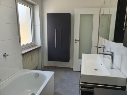 Schicke 4-Zimmer-Wohnung mit Balkon, Terrasse und Garten in 97616 Bad NeustadtSaale, Stadtteil Herschfeld (ID 1452) - Erdgeschoßwohnung Bad Neustadt Bad Neustadt | Angebot:26694423
