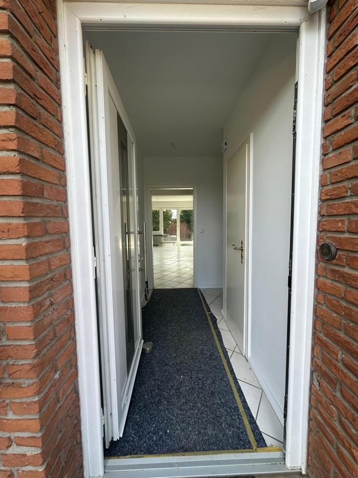 Wulfsdorf - renoviertes, kleines Reihenhaus mit Garten, Terrasse und Garage in Ostsee Nähe für max. 3 Personen!
