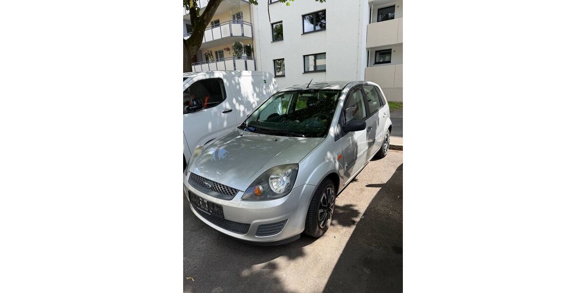 Ford Fiesta 110.000 km 2.399 &euro; Göttingen 37081