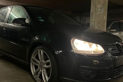 VW Golf 256.000 km 2.450 &euro; hennigsdorf 16761