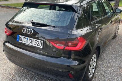 Audi A1 84.000 km 17.000 € München 81828