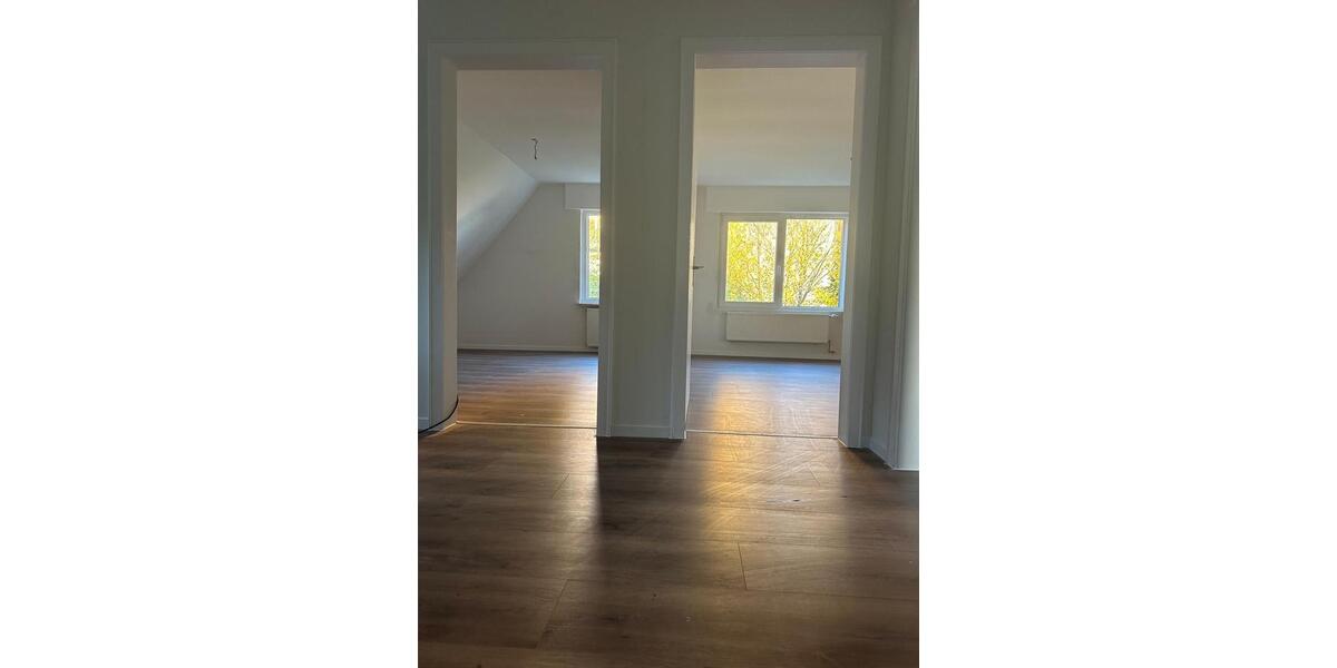 Dachgeschoßwohnung Siegen - 2 Zimmer, 60 m&sup2;, 500&euro; | Angebot:26325992