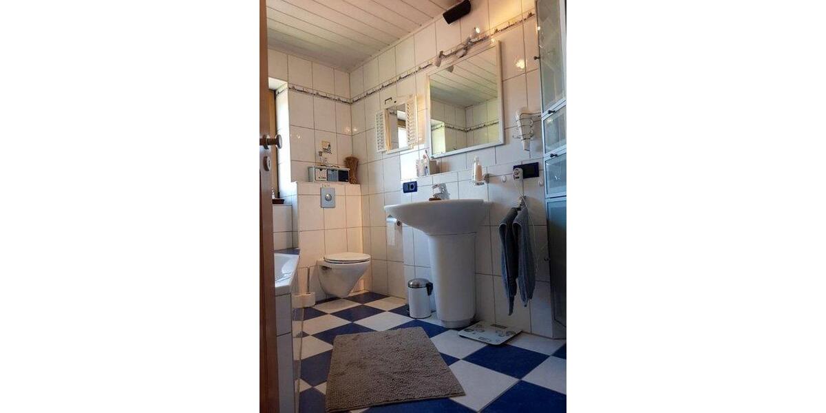 Dachgeschoßwohnung Buch am Erlbach - 3 Zimmer, 96 m&sup2;, 350.000&euro; | Angebot:26636070