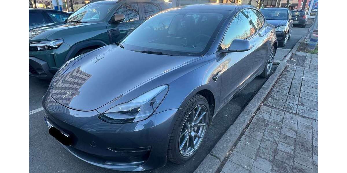 Tesla Model 3 9.250 km 32.250 &euro; Fürth 90763