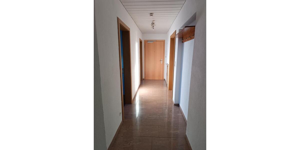 Vermieten gepflegte 5 Zimmer Doppel – Wohnung (115 m² ) im 4. OG 5 zimmer