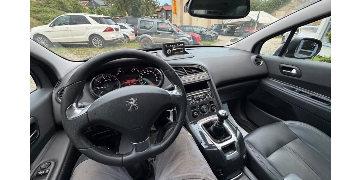 Peugeot 5008 SITZHEIZUNG LEDER AHK 117.000 km 6.499 &euro; Rudolstadt 07407
