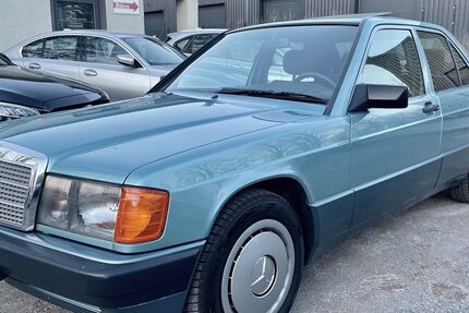 Mercedes-Benz 190 157.000 km 7.900 &euro; Berlin 12683