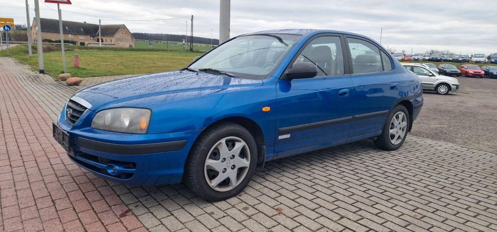 Hyundai Elantra 244.620 km 900 € Oschatz 04758
