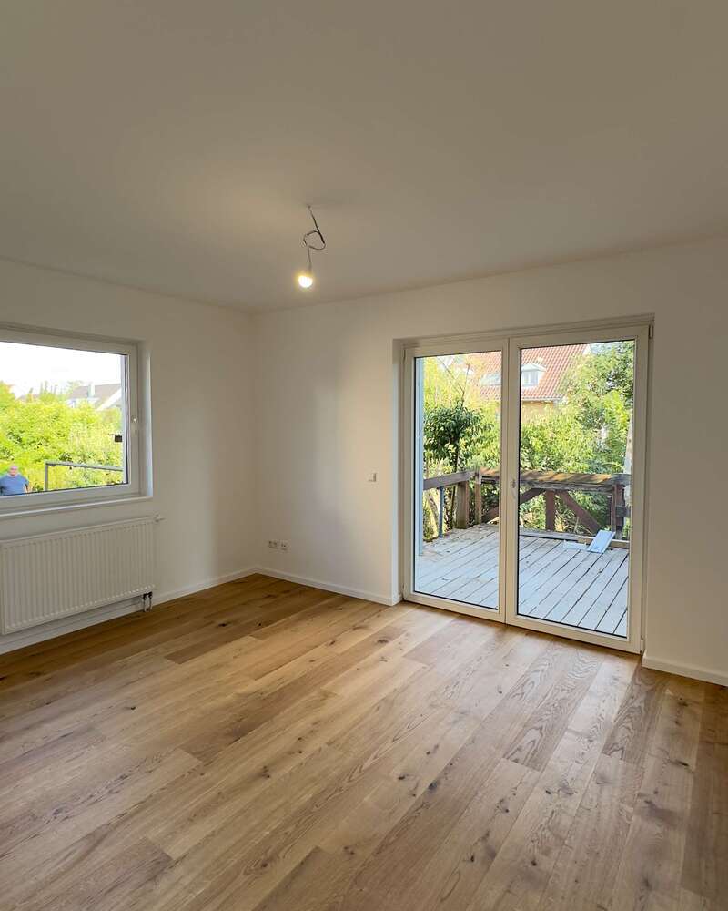 Haus zum Kaufen in Stuttgart 1.030.000 € 200 m²
