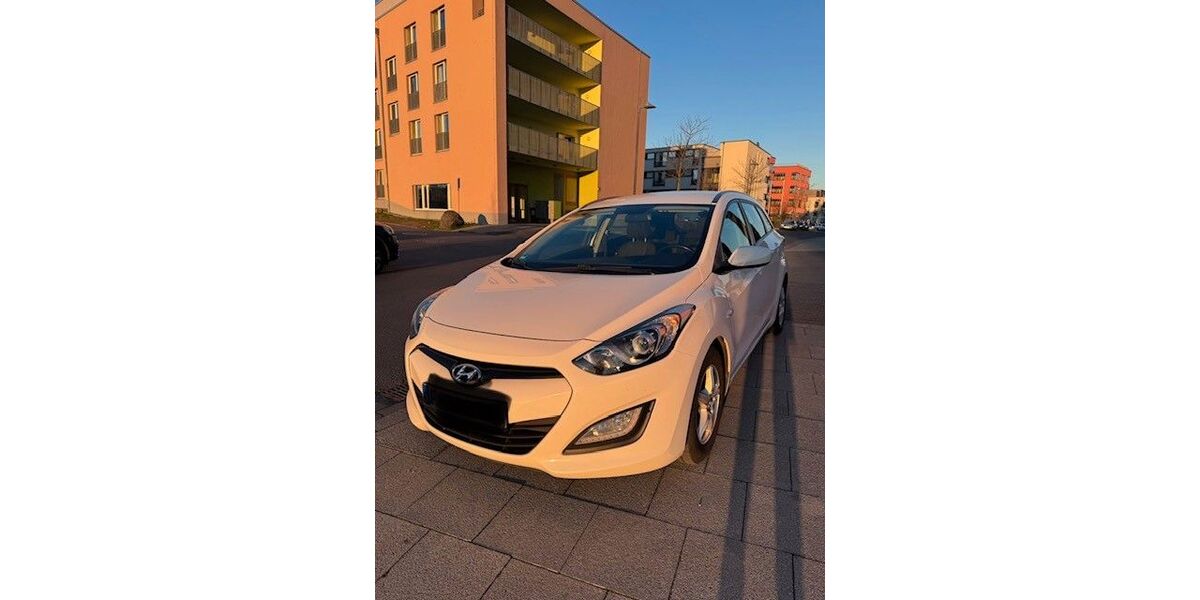 Hyundai i30 257.015 km 2.800 &euro; Frankfurt a Main 60438