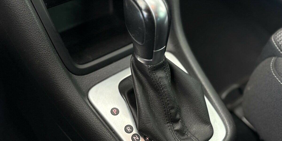 VW Sharan 2.0 TDI Comfortline 7.SITZ/NAVI/SHZ/DSG 107.728 km 21.800 &euro; Villingen-Schwenningen 78054