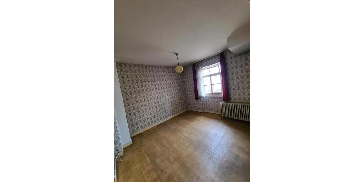 Einfamilienhaus Erbach - 7 Zimmer, 145 m&sup2;, 290.000&euro; | Angebot:25390811