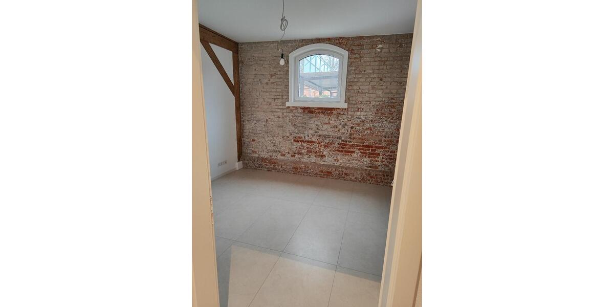 Erdgeschoßwohnung Güstrow - 5 Zimmer, 140 m&sup2;, 1.400&euro; | Angebot:26381991
