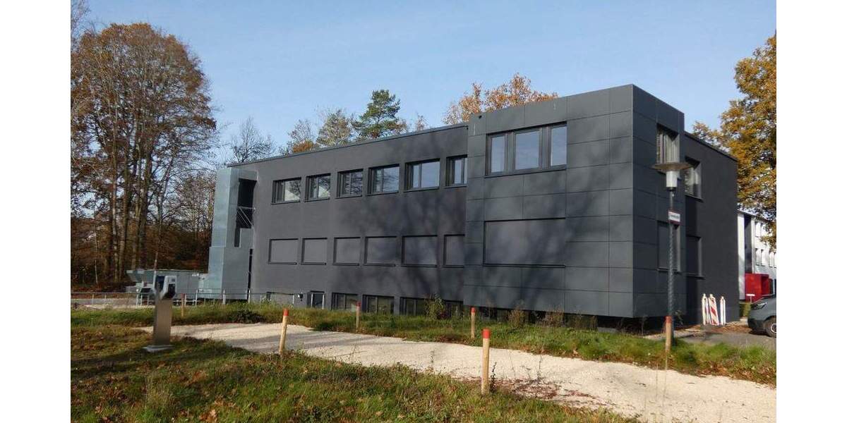 Vielfältig nutzbares BürogebäudePraxisgebäude zimmer