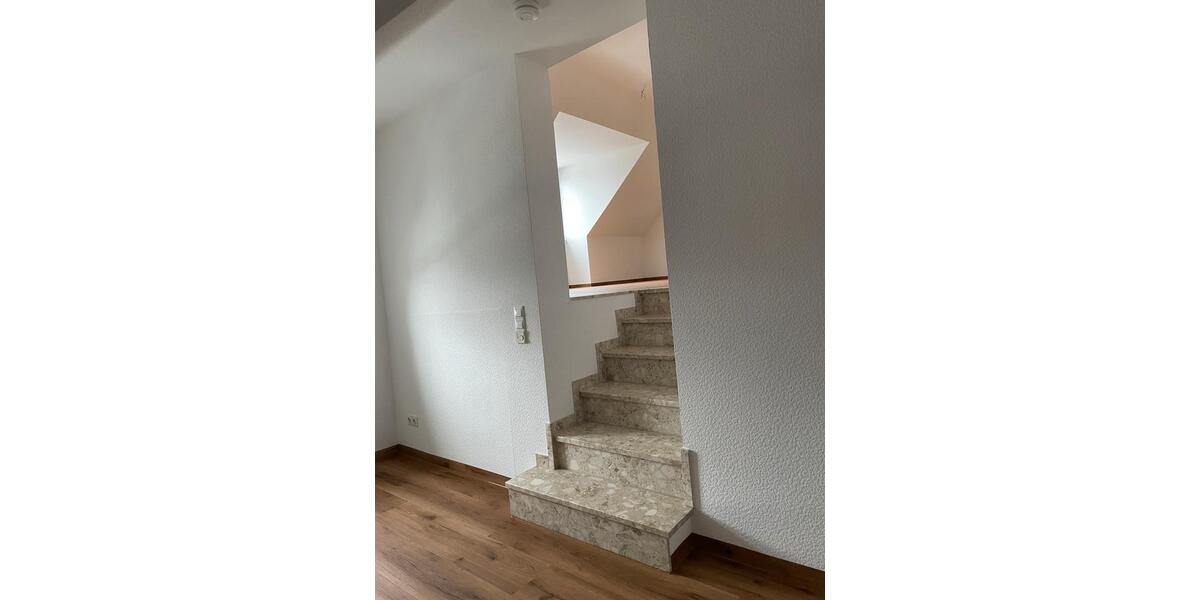 Dachgeschoßwohnung Suhl Aue 1 - 2.5 Zimmer, 75 m&sup2;, 95.625&euro; | Angebot:25602696
