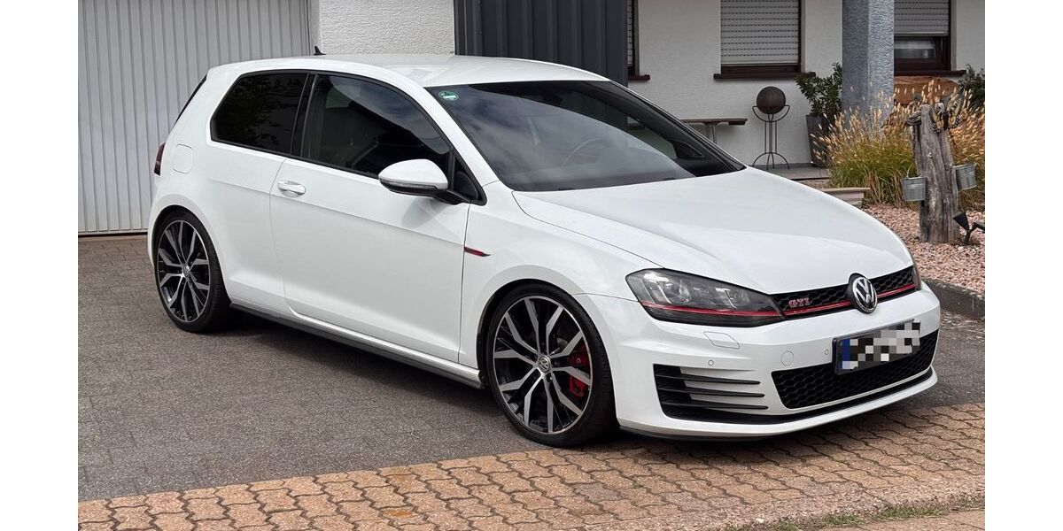 VW Golf 129.000 km 13.990 &euro; Mettlach 66693