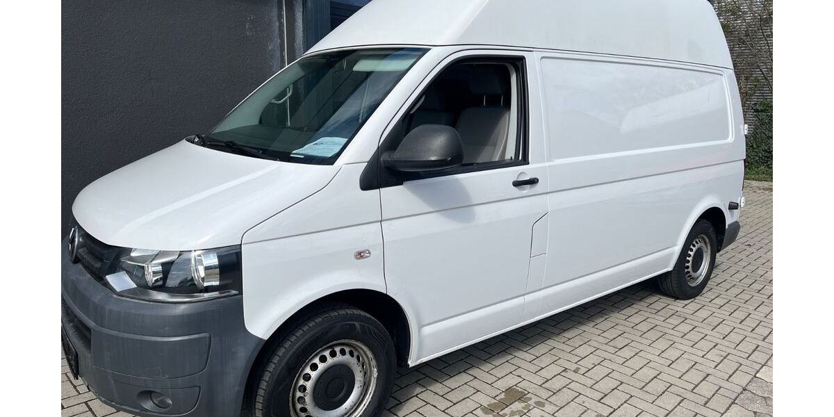 VW T5 Transporter 182.000 km 12.999 &euro; BRAUNSCHWEIG 38122