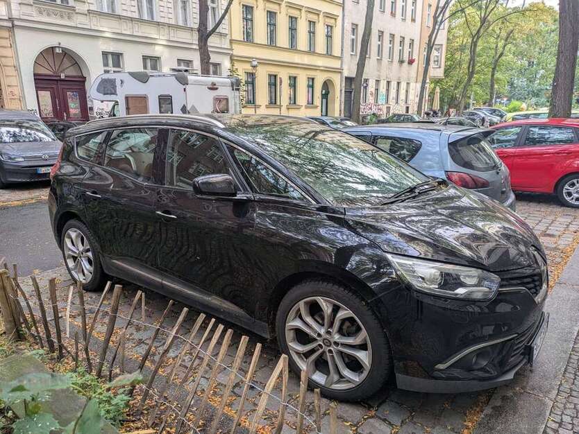Renault Scenic 79.500 km 11.950 € Berlin 10967