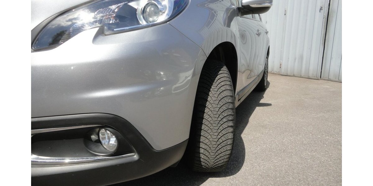 Peugeot 2008 Active 1,2 Klima SHZ PDC Allwetter 60.000 km 8.990 &euro; Neuss 41462