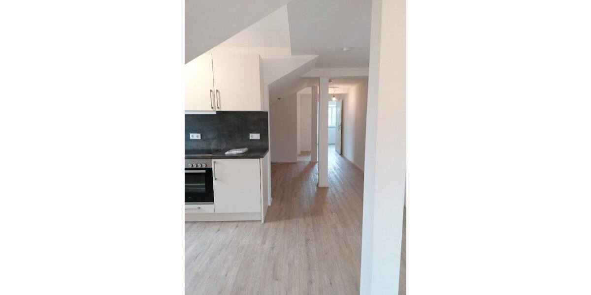 Dachgeschoßwohnung Karlskron - 1 Zimmer, 38 m&sup2;, 500&euro; | Angebot:26394206