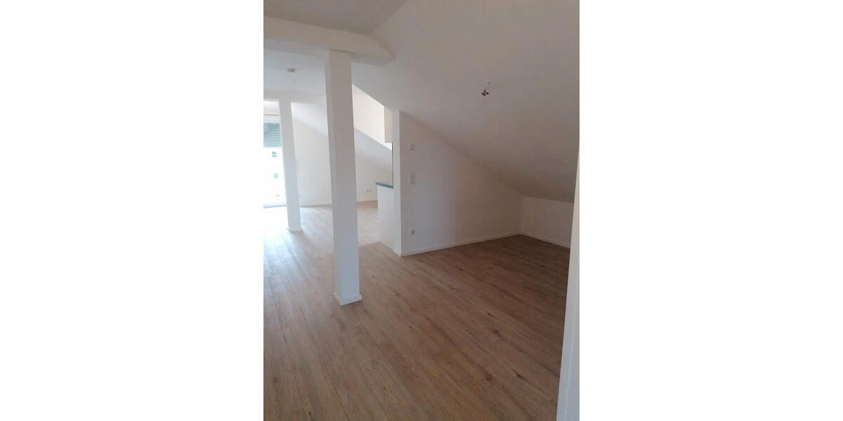 Dachgeschoßwohnung Karlskron - 1 Zimmer, 38 m&sup2;, 500&euro; | Angebot:26394206