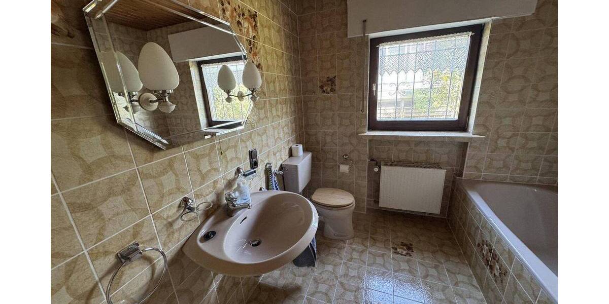 Einfamilienhaus Waldbröl Biebelshof - 6 Zimmer, 169 m&sup2;, 320.000&euro; | Angebot:26900578
