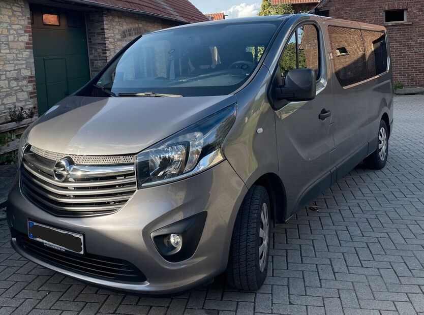 Opel Vivaro 136.358 km 15.999 € Belm 49191
