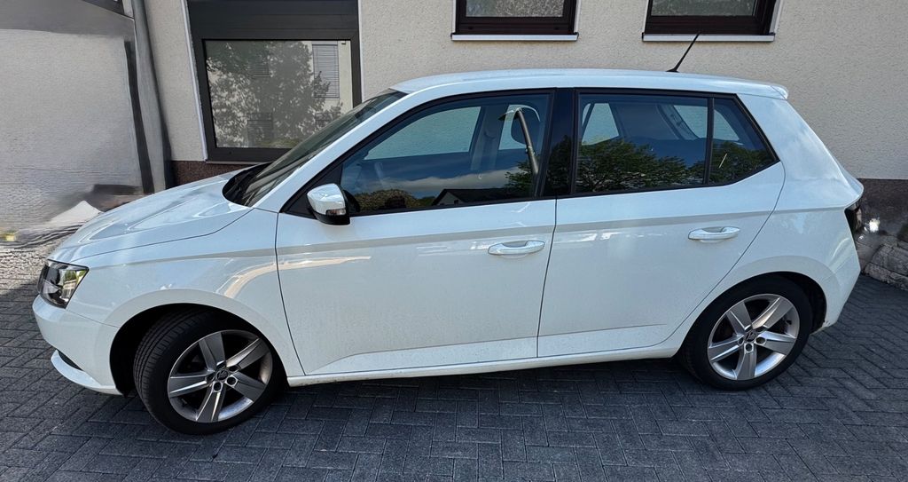 Skoda Fabia 89.111 km 8.100 &euro; Kassel 34134