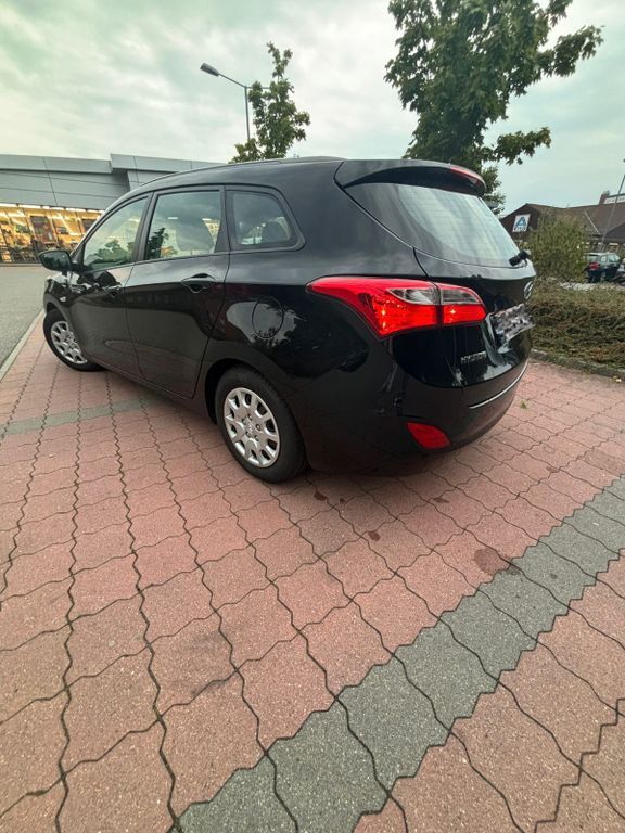 i30