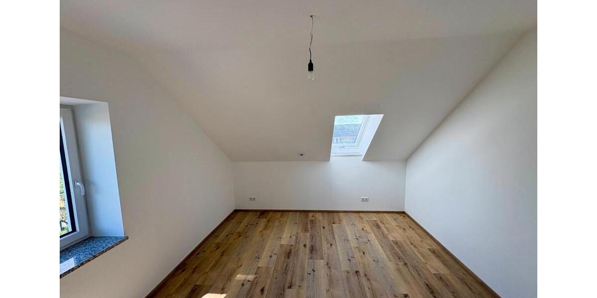 Dachgeschoßwohnung Mantel - 2 Zimmer, 66 m&sup2;, 250.000&euro; | Angebot:27008063