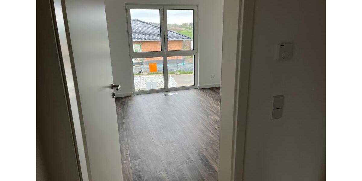 Doppelhaushälfte Eckersdorf - 5 Zimmer, 142 m&sup2;, 1.700&euro; | Angebot:26579628