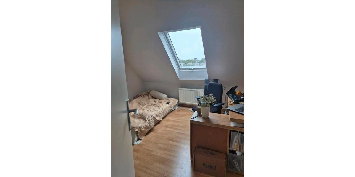 Dachgeschoßwohnung Frankfurt am Main Gallus - 3 Zimmer, 77 m&sup2;, 1.150&euro; | Angebot:25420638