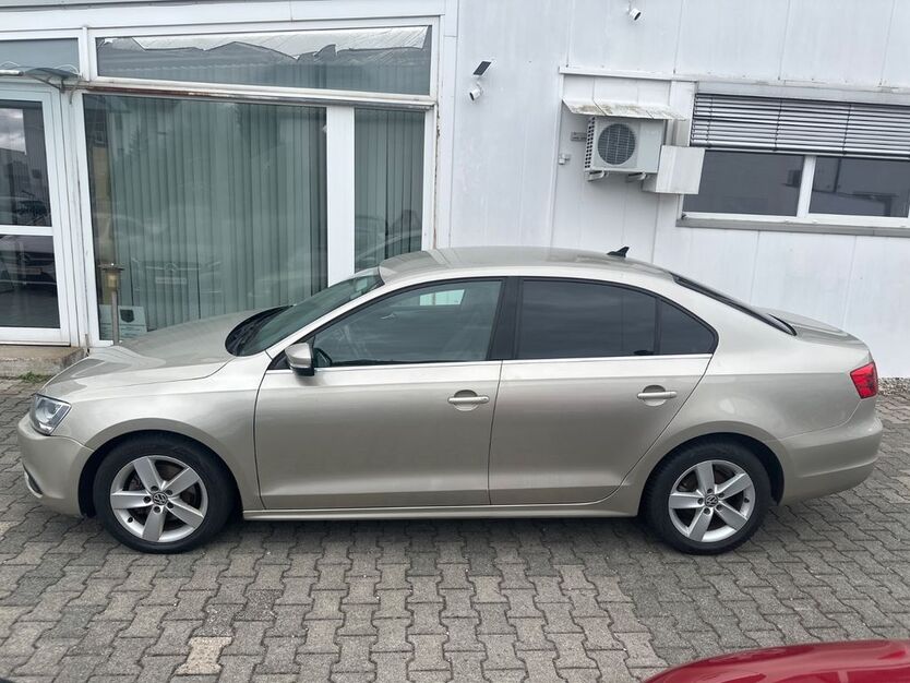 VW Jetta 138.600 km 8.490 € Mörfelden-Walldorf 64546