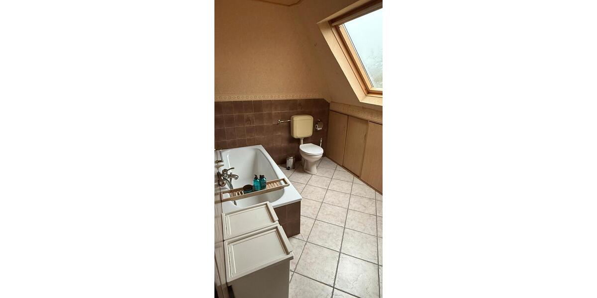 Doppelhaushälfte Waldbröl - 8 Zimmer, 183 m&sup2;, 279.000&euro; | Angebot:27014136
