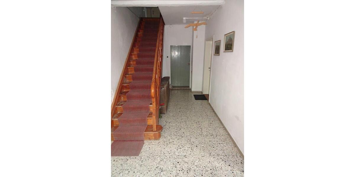 Einfamilienhaus Dingolfing - 10 Zimmer, 260 m&sup2;, 1.500&euro; | Angebot:25523082