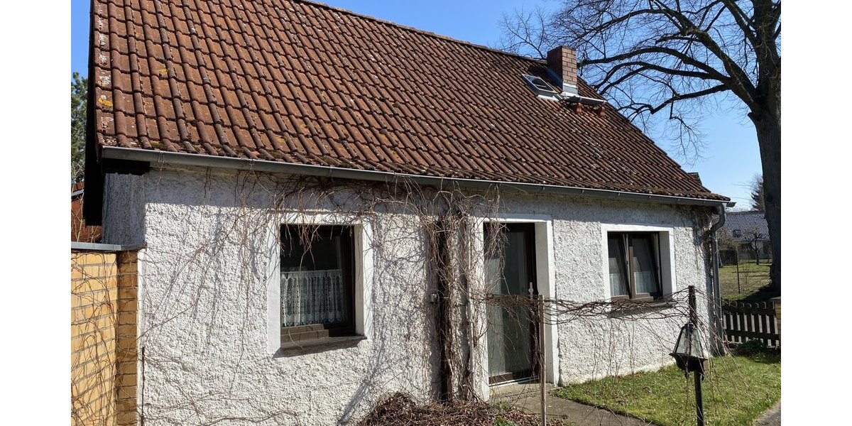 sanierungsbedürftiges Haus mit Garage und Nebengebäude günstig zu verkaufen - Einfamilienhaus Wittstock Sewekow | Angebot:25963874