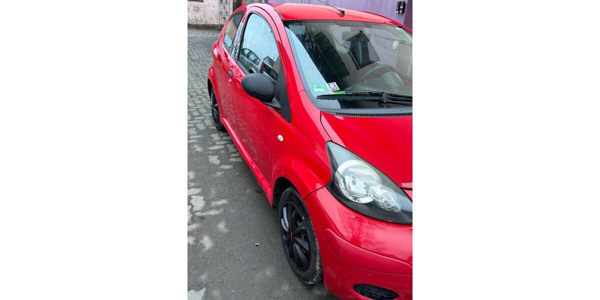 Toyota Aygo (X) 147.553 km 1.700 &euro; Scheuerfeld 57584