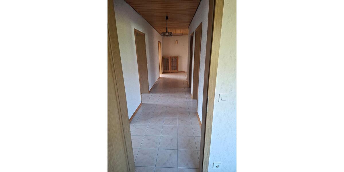 Einfamilienhaus Lahnau - 9 Zimmer, 229 m&sup2;, 490.000&euro; | Angebot:26553842