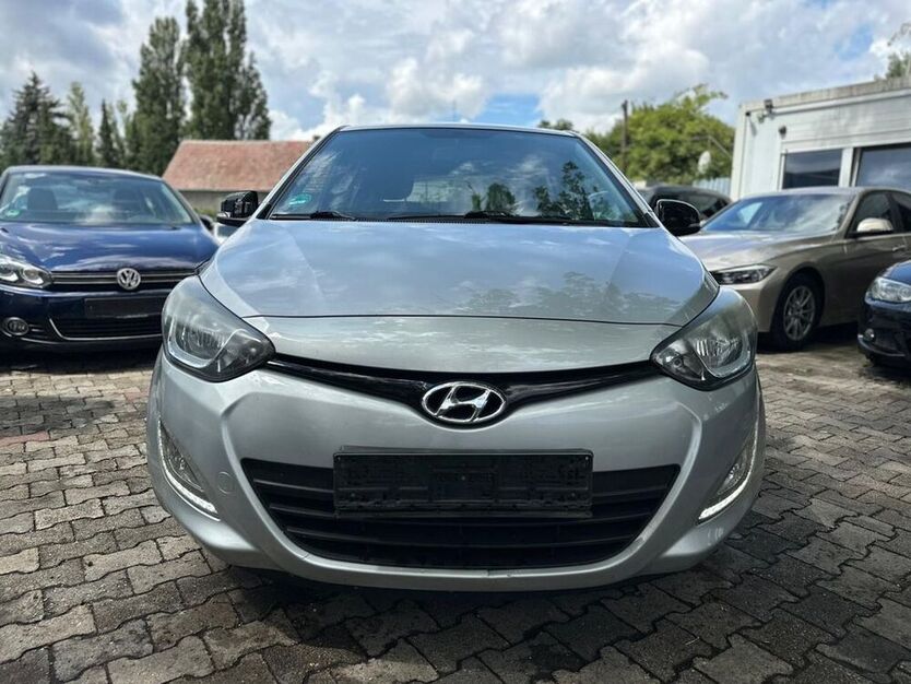 i20